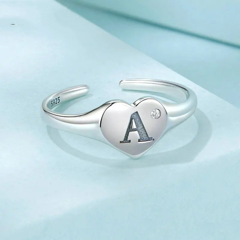 Offener Ring mit graviertem Anfangsbuchstaben A, herzförmig, verstellbar, stapelbar