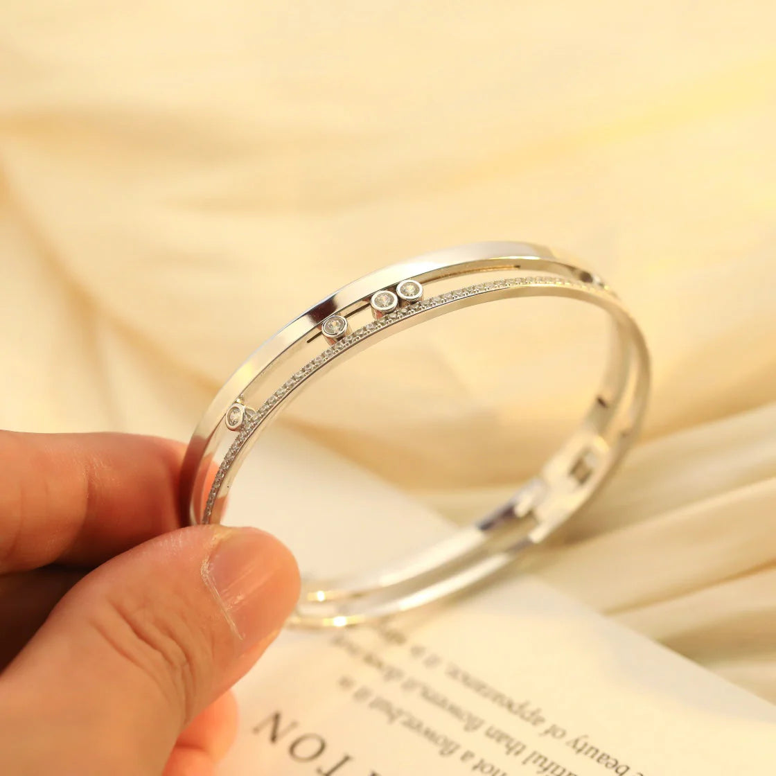[Vicky]Move Romane Diamond Bangle Bracelet