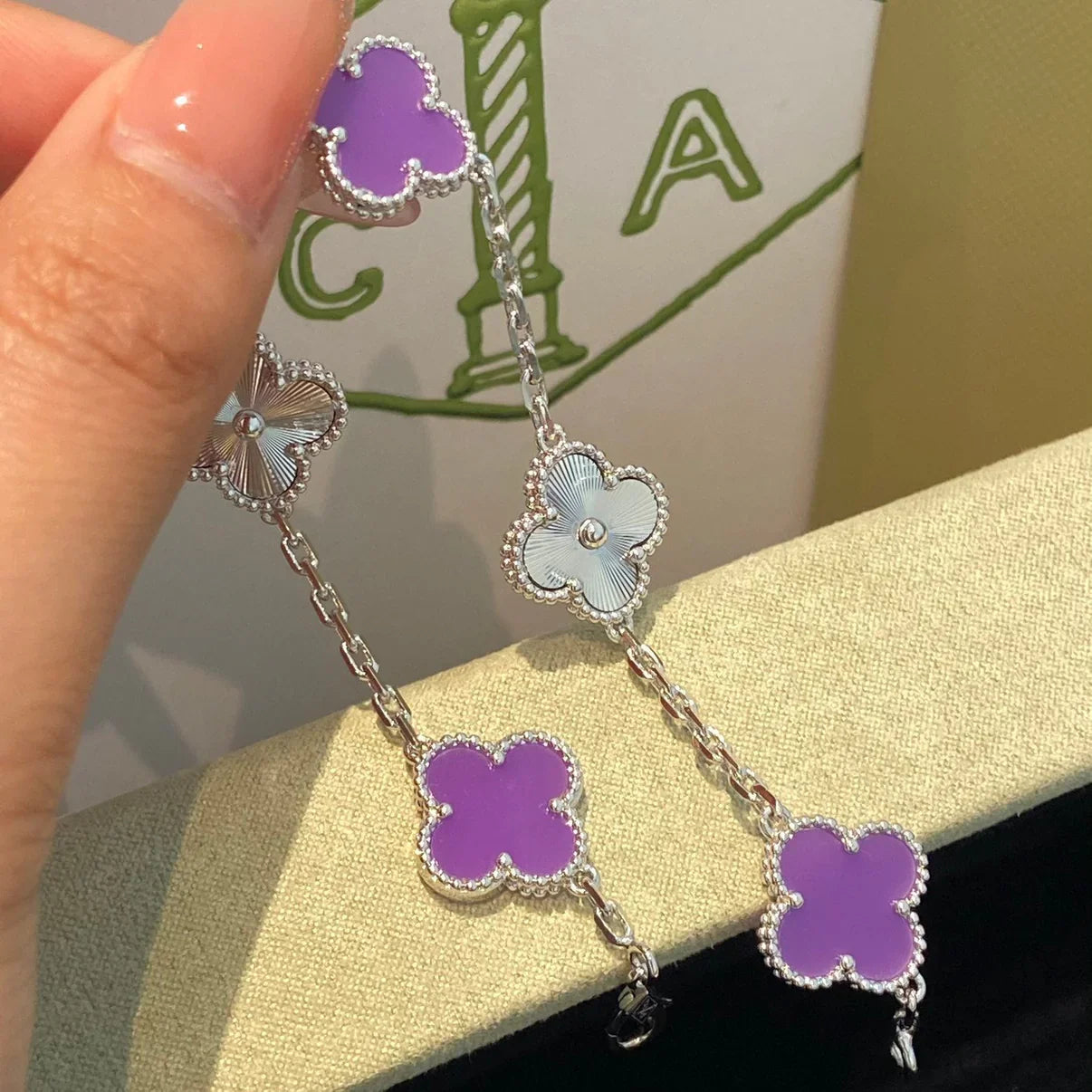 [Vicky] CLOVER 5 MOTIF VIOLET BRACELET COLLECTION