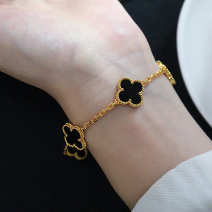 [Vicky] CLOVER 5 MOTIF ONYXS BRACELET COLLECTION