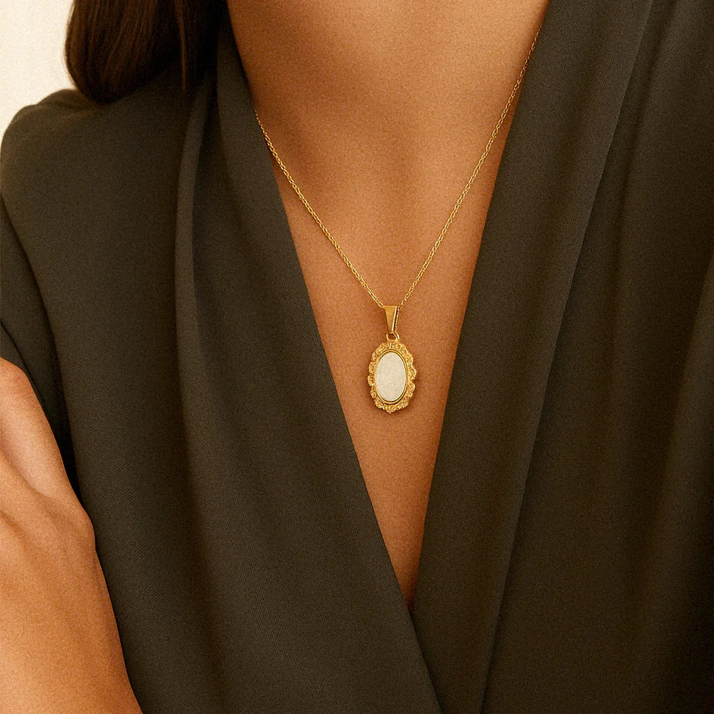 [Royal Vicky]Roselle Vintage Mother Of Pearl Pendant