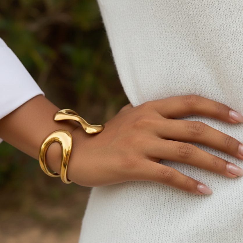[Royal Vicky]Lulu Sculpted Gold Bangle