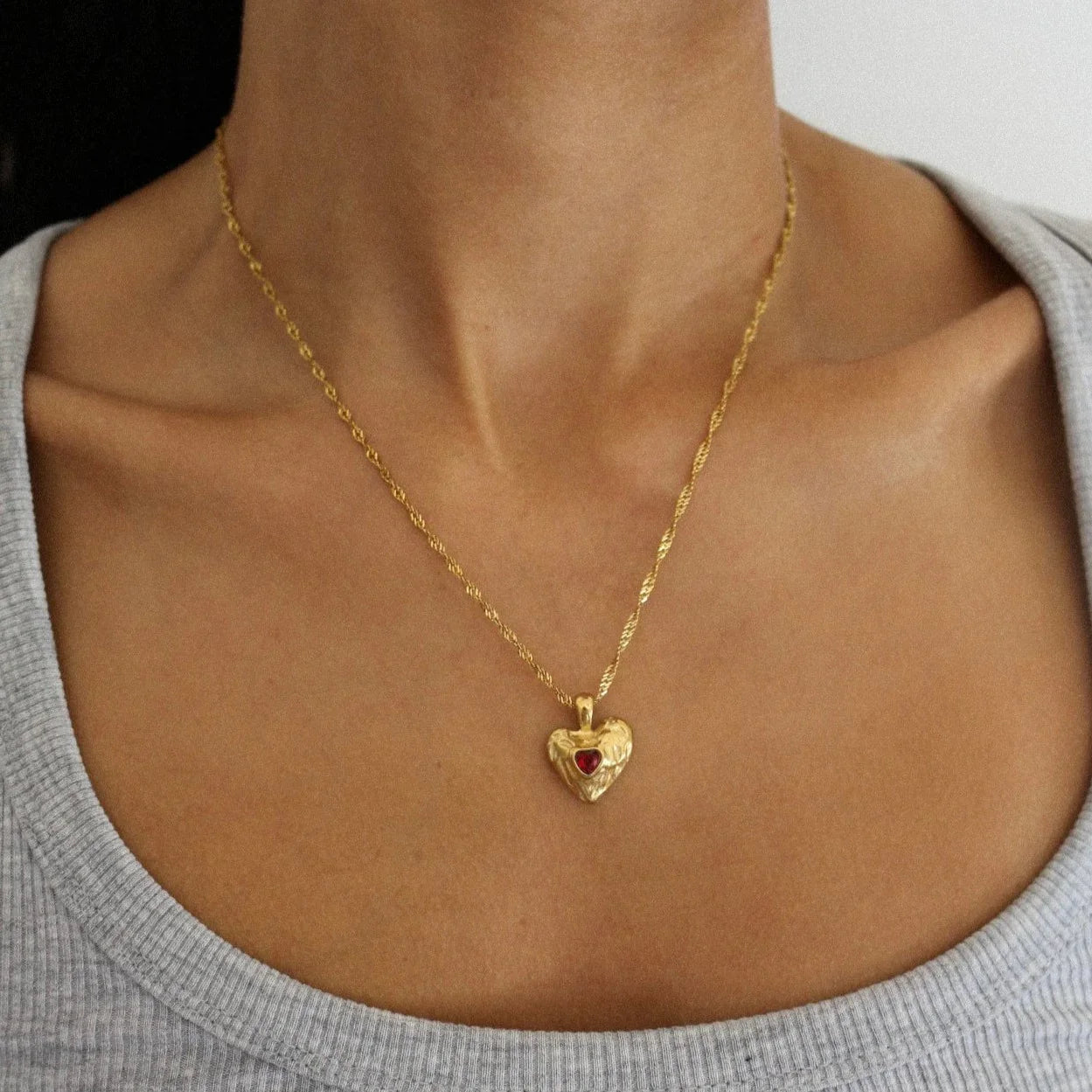 [Royal Vicky]Vesper Gold Heart Necklace