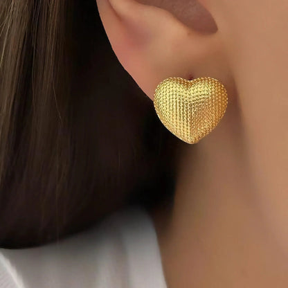 [Royal Vicky]Cecelia Textured Heart Earrings