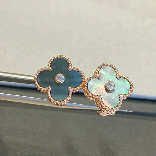 [Vicky]CLOVER MEDIUM 1 MOTIFS GRAY MOP  DIAMOND EARRINGS