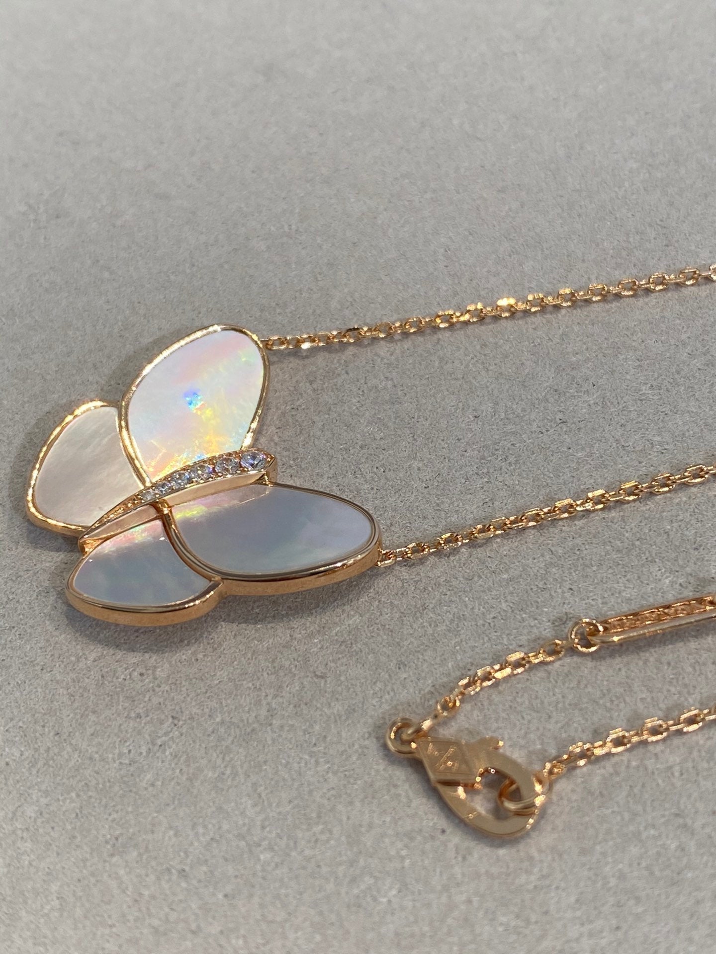 [Vicky]BUTTERFLY GOLD MOP DIAMOND NECKLACE
