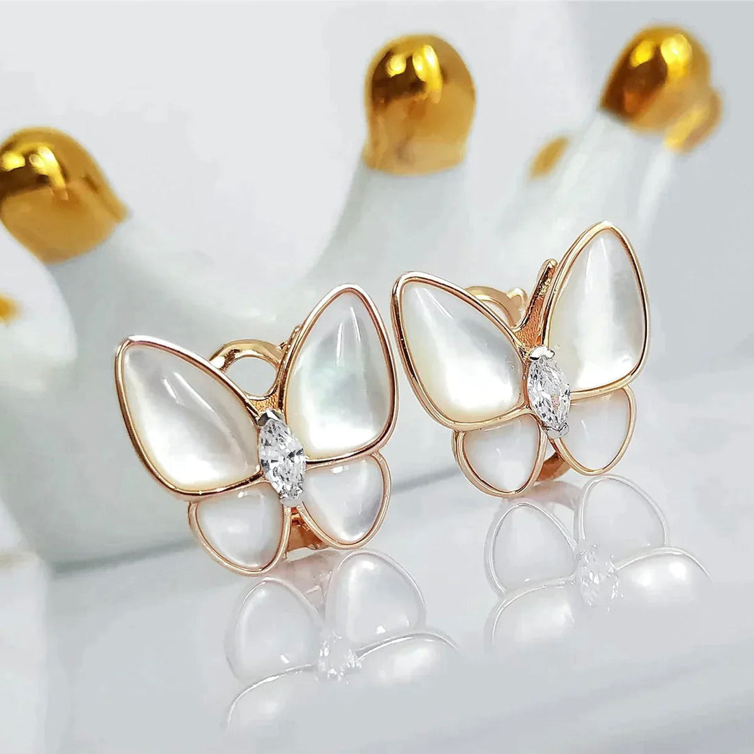 [Royal&Vicky]BUTTERFLY MOP DIAMOND EARRINGS