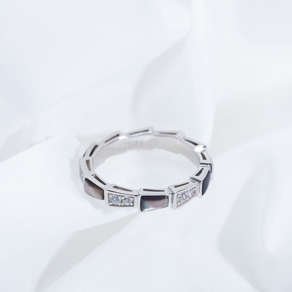 [Vicky]SERPENTI RING SILVER  DIAMOND BLACK MOP 3MM