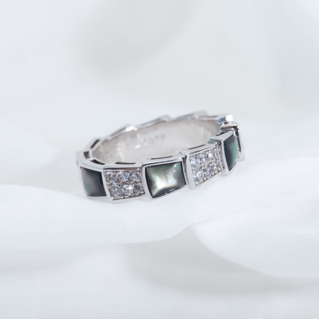 [Vicky]SERPENTI RING SILBER DIAMANT SCHWARZ MOP 4MM