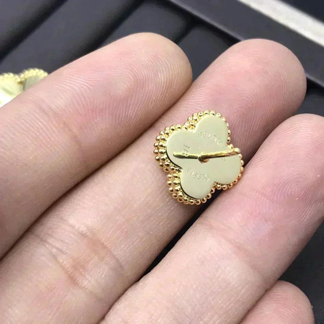 [Vicky]CLOVER MINI 9.5MM LASER EARRINGS