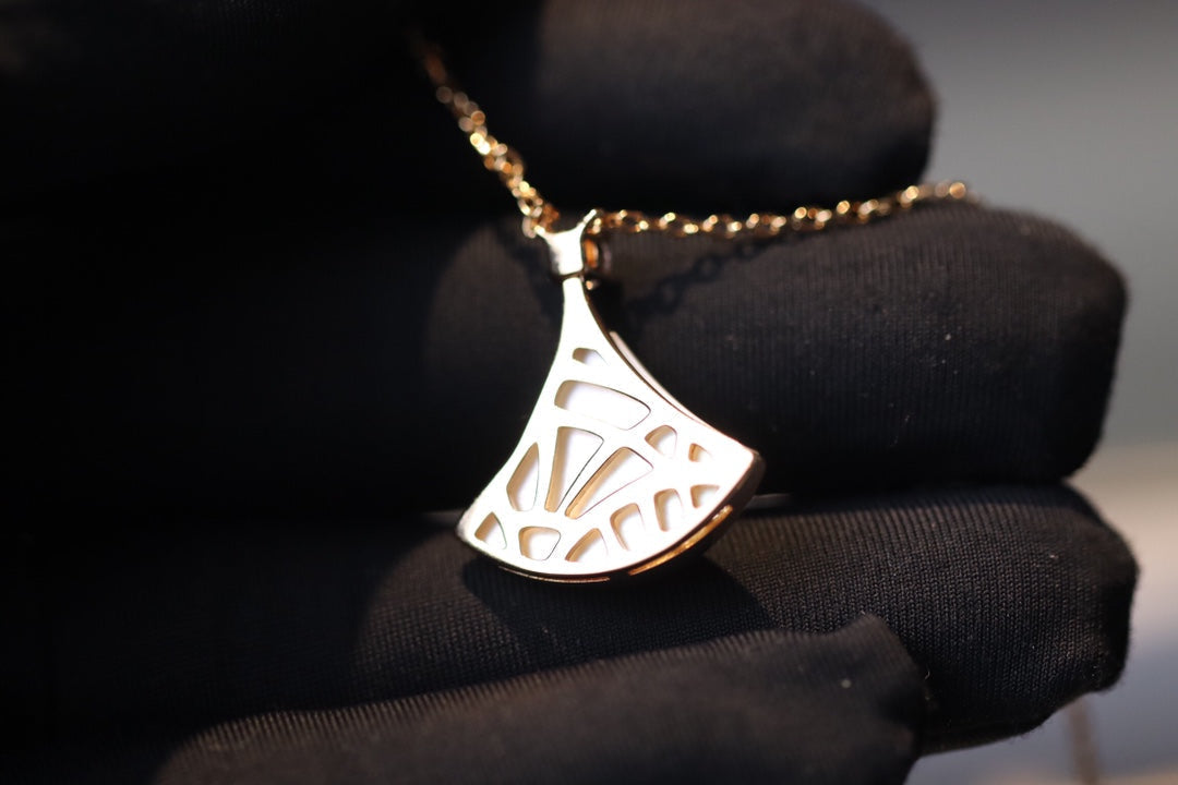 [Vicky]DREAM NECKLACE WHITE MOP PINK GOLD 1 DIAMOND