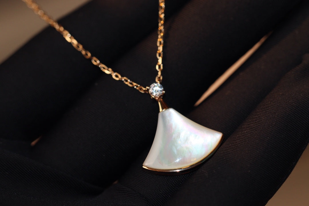 [Vicky]DREAM NECKLACE WHITE MOP PINK GOLD 1 DIAMOND