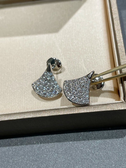 [Vicky]DREAM STUD EARRINGS DIAMOND