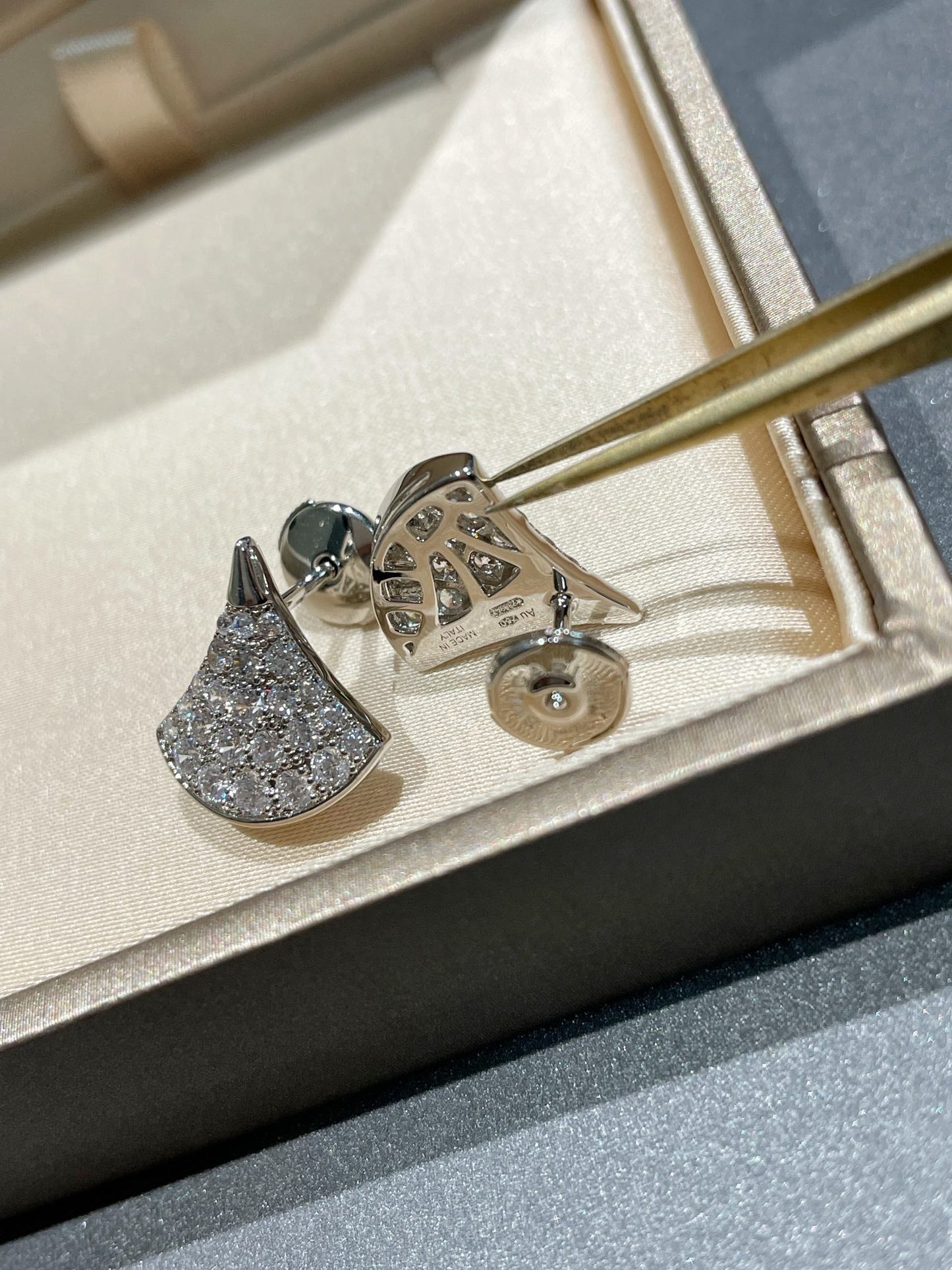 [Vicky]DREAM STUD EARRINGS DIAMOND