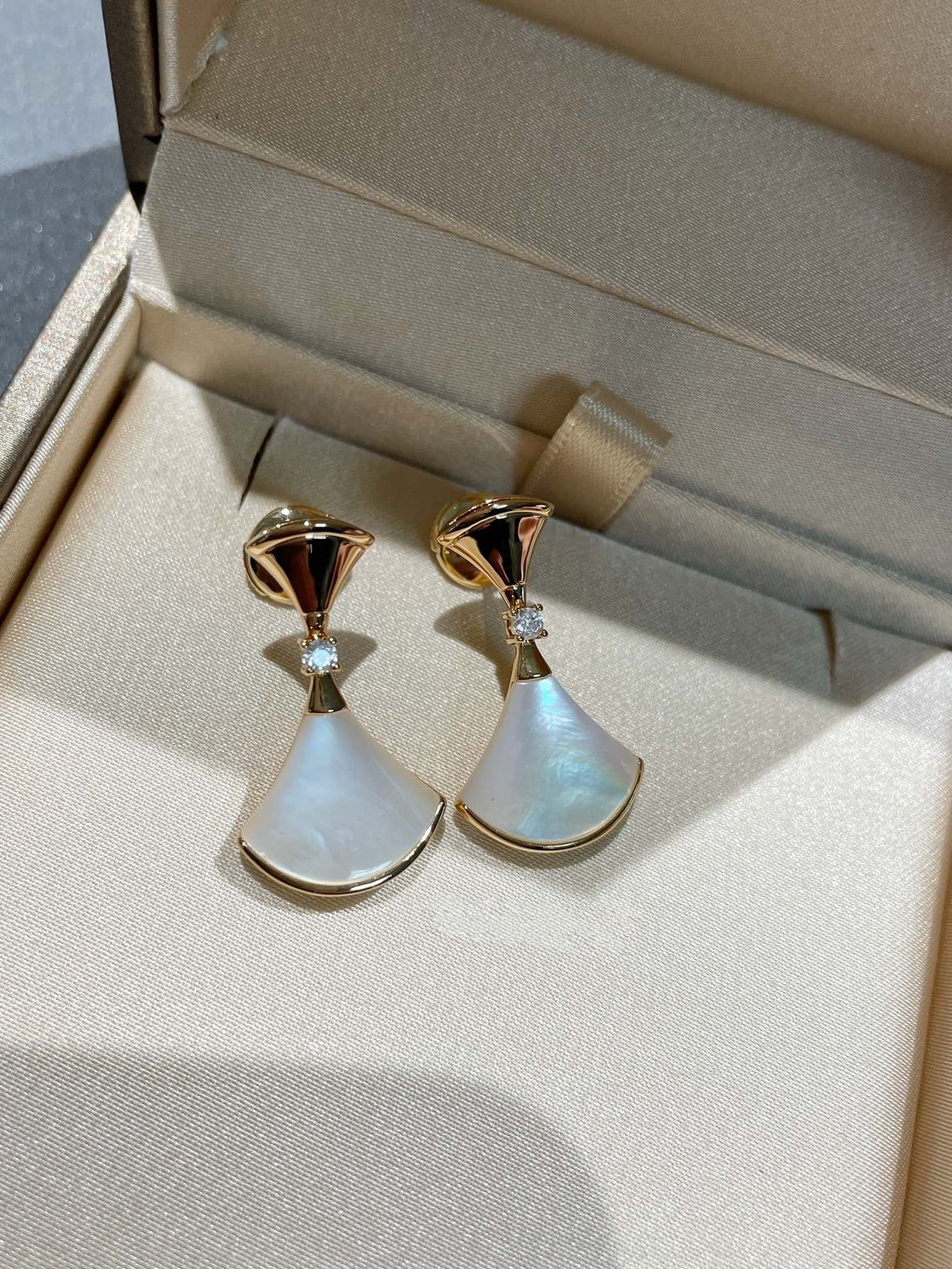 [Vicky]DREAM MOP 1 DIAMOND EARRINGS