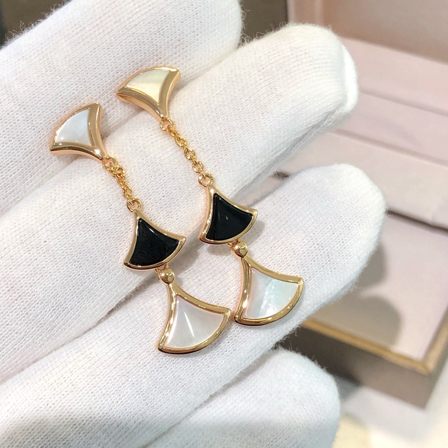 [Vicky]DREAM EARRINGS 3 MOTIFS ONYX MOP PINK GOLD