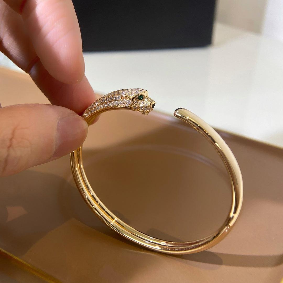 [ヴィッキー]パンサーゴールドダイヤモンドオープンブレスレット