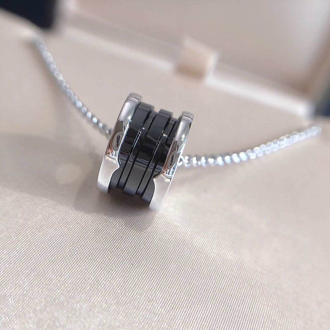 [Vicky]ZERO 1 BLACK CERAMIC SILVER NECKLACE