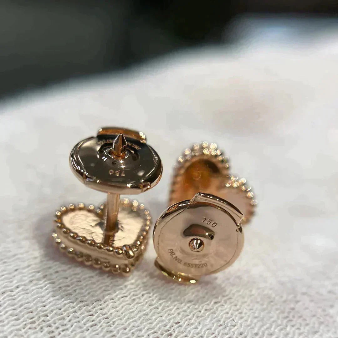 [Vicky]HEART CARNELIAN STUD EARRINGS