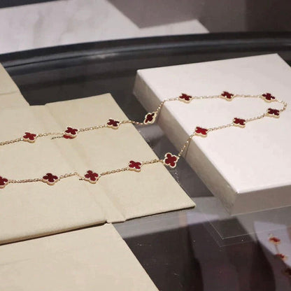 [ヴィッキー]クローバー20モチーフカーネリアンネックレス