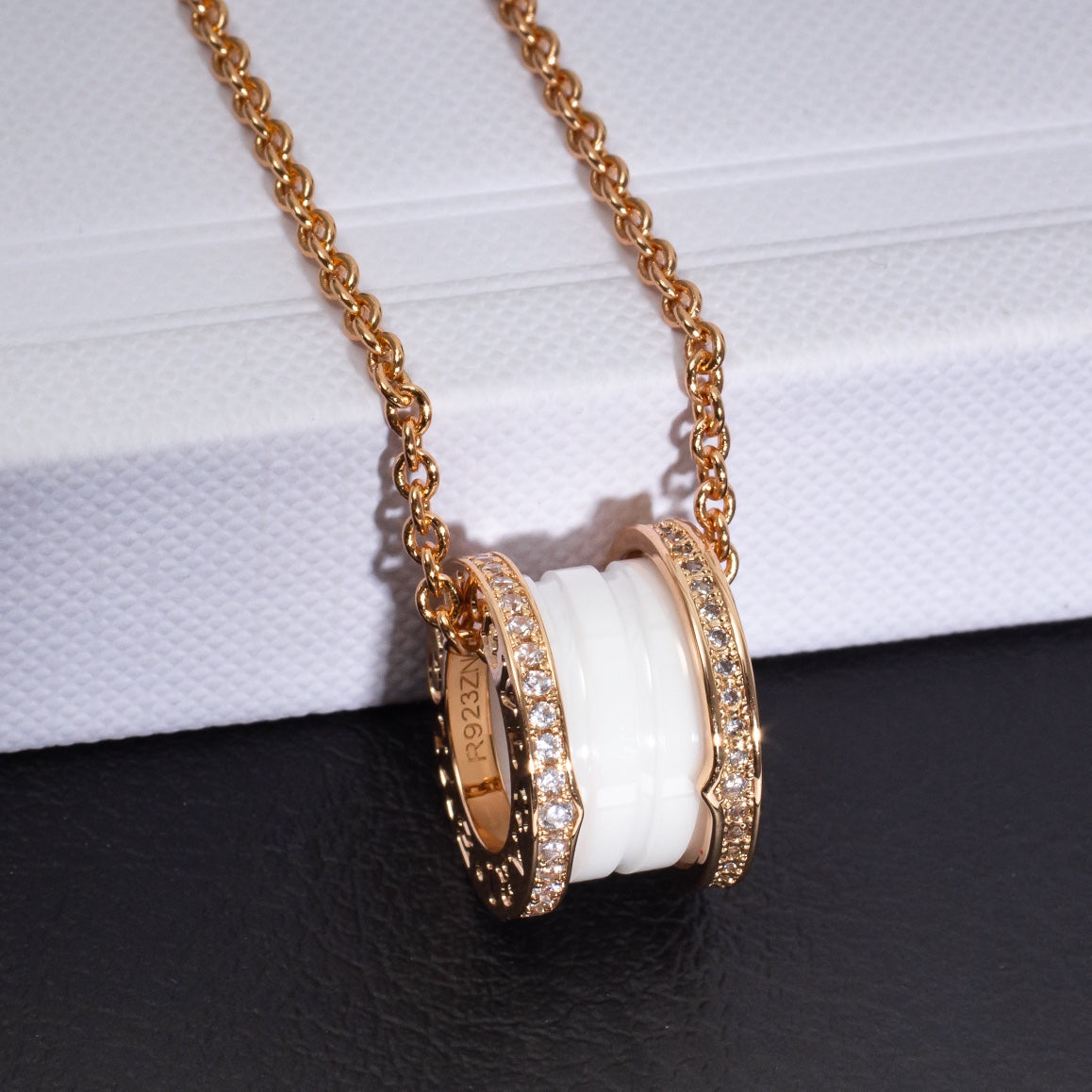 [Vicky]ZERO 1 WHITE CERAMIC PINK GOLD DIAMOND NECKLACE