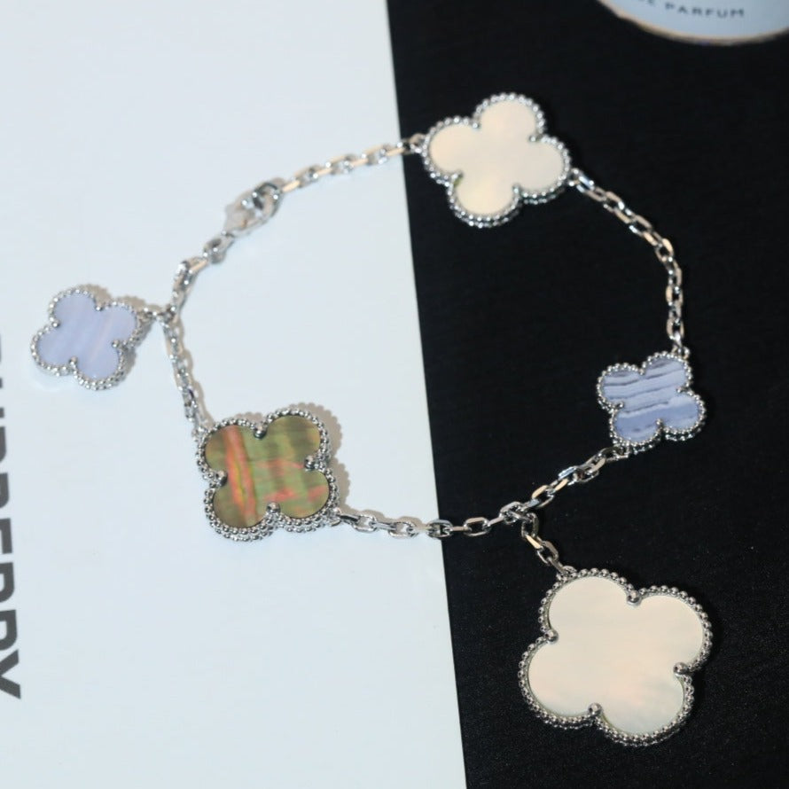 [Vicky]CLOVER BRACELET 5 MOTIFS MOP CHALCEDONY SILVER