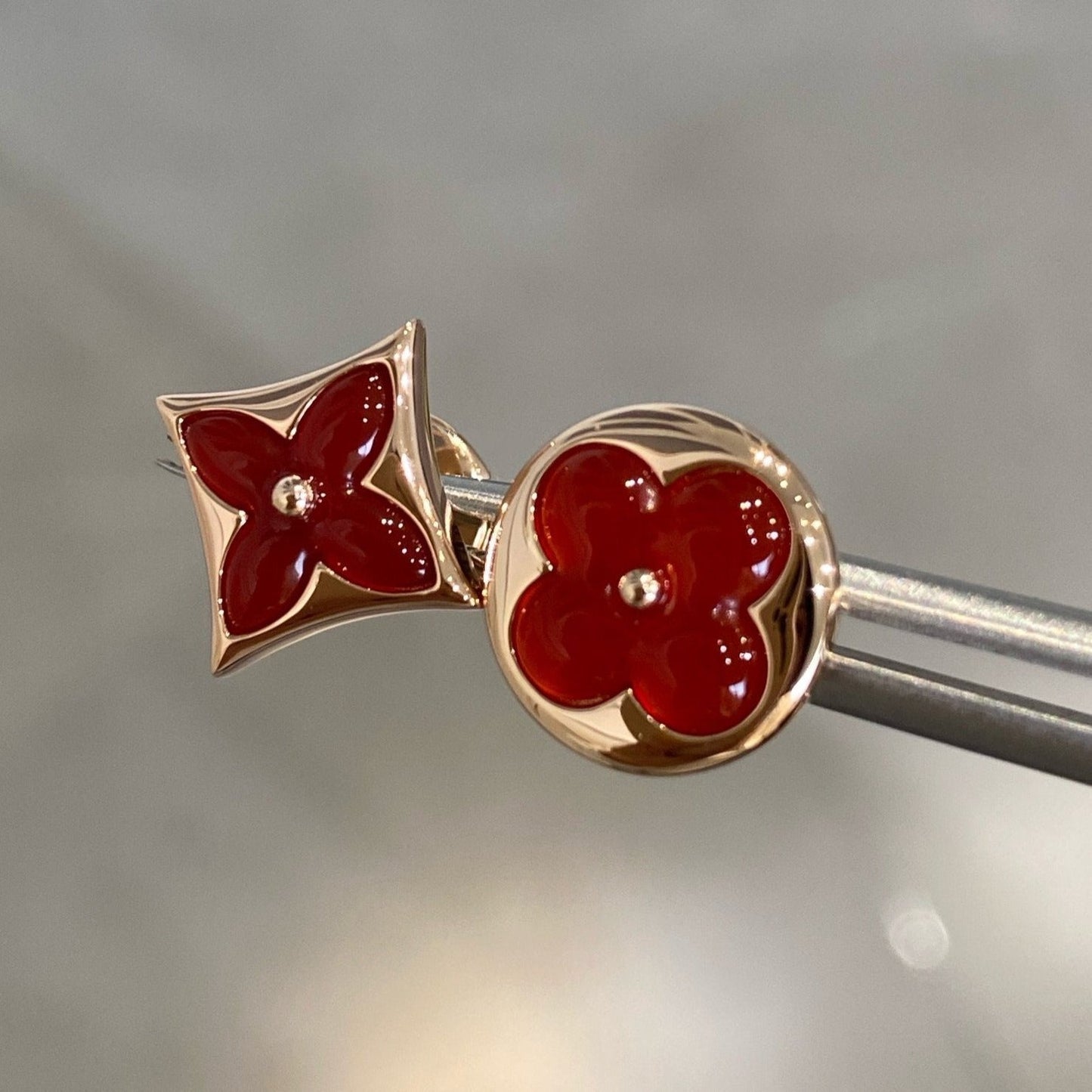 [Vicky]Ohrstecker mit Stern und Sonne, Roségold, Karneol
