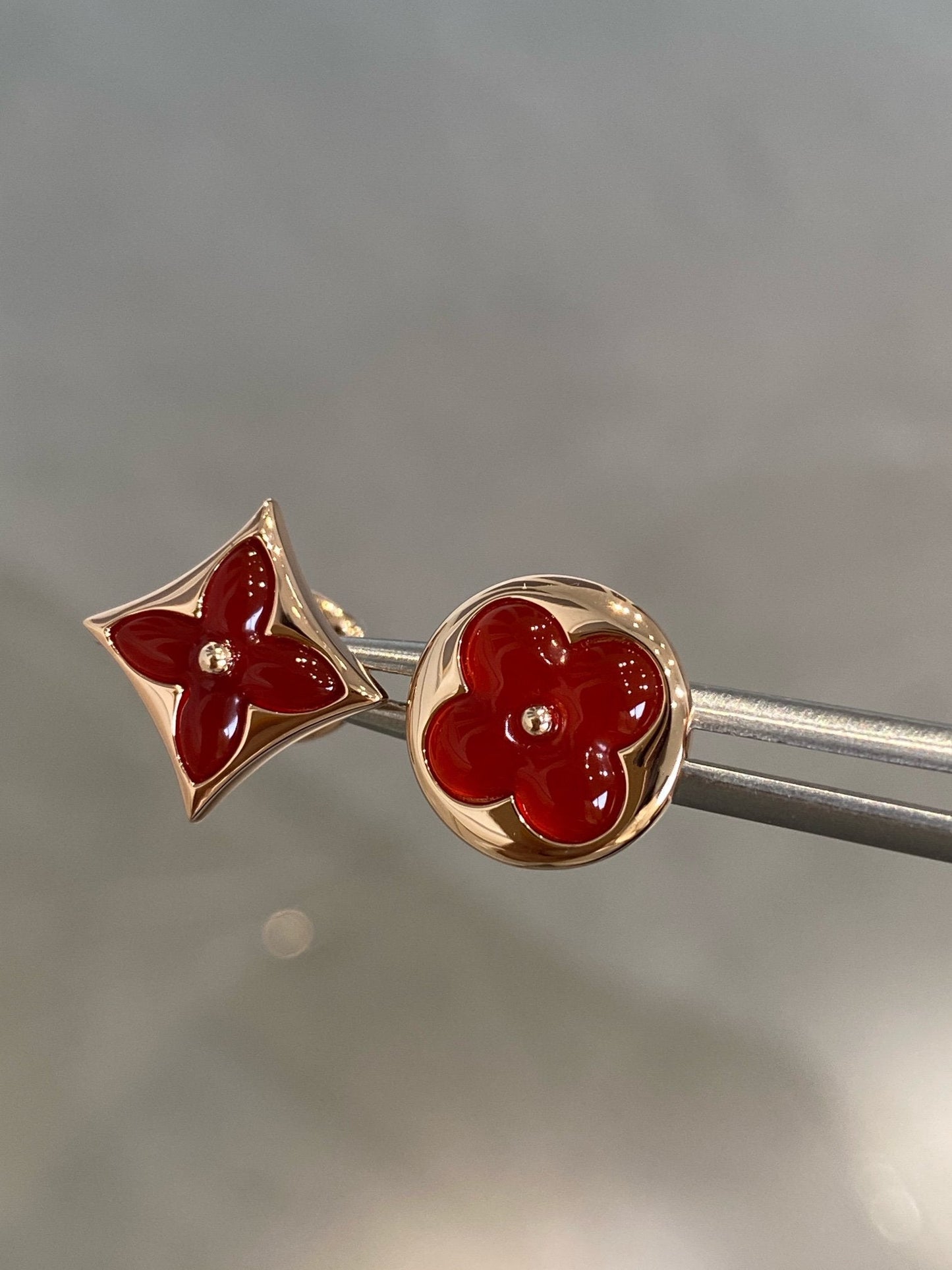 [Vicky]Ohrstecker mit Stern und Sonne, Roségold, Karneol