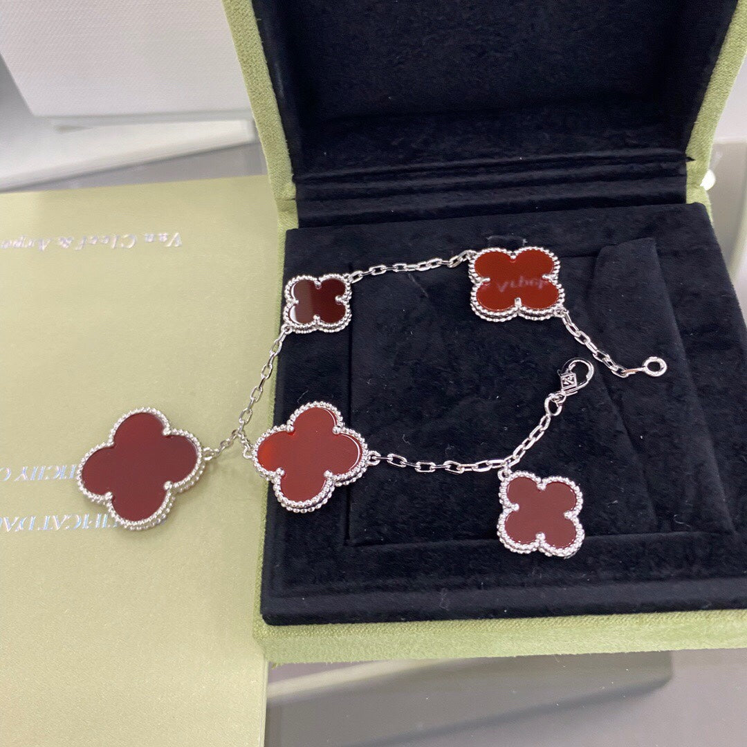 [Vicky]CLOVER 5 MOTIFS SIVLER CARNELIAN BRACELET