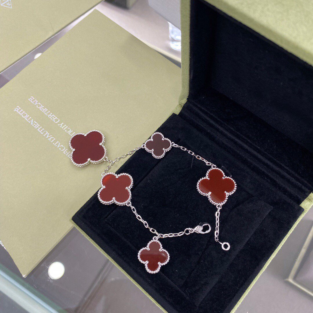 [Vicky]CLOVER 5 MOTIFS SIVLER CARNELIAN BRACELET