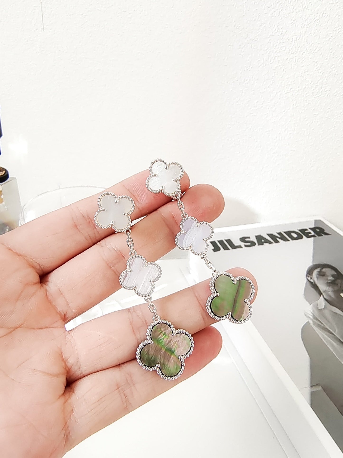 [Vicky]CLOVER 3 MOTIFS CHALCEDONY DARK MOP SILVER EARRINGS