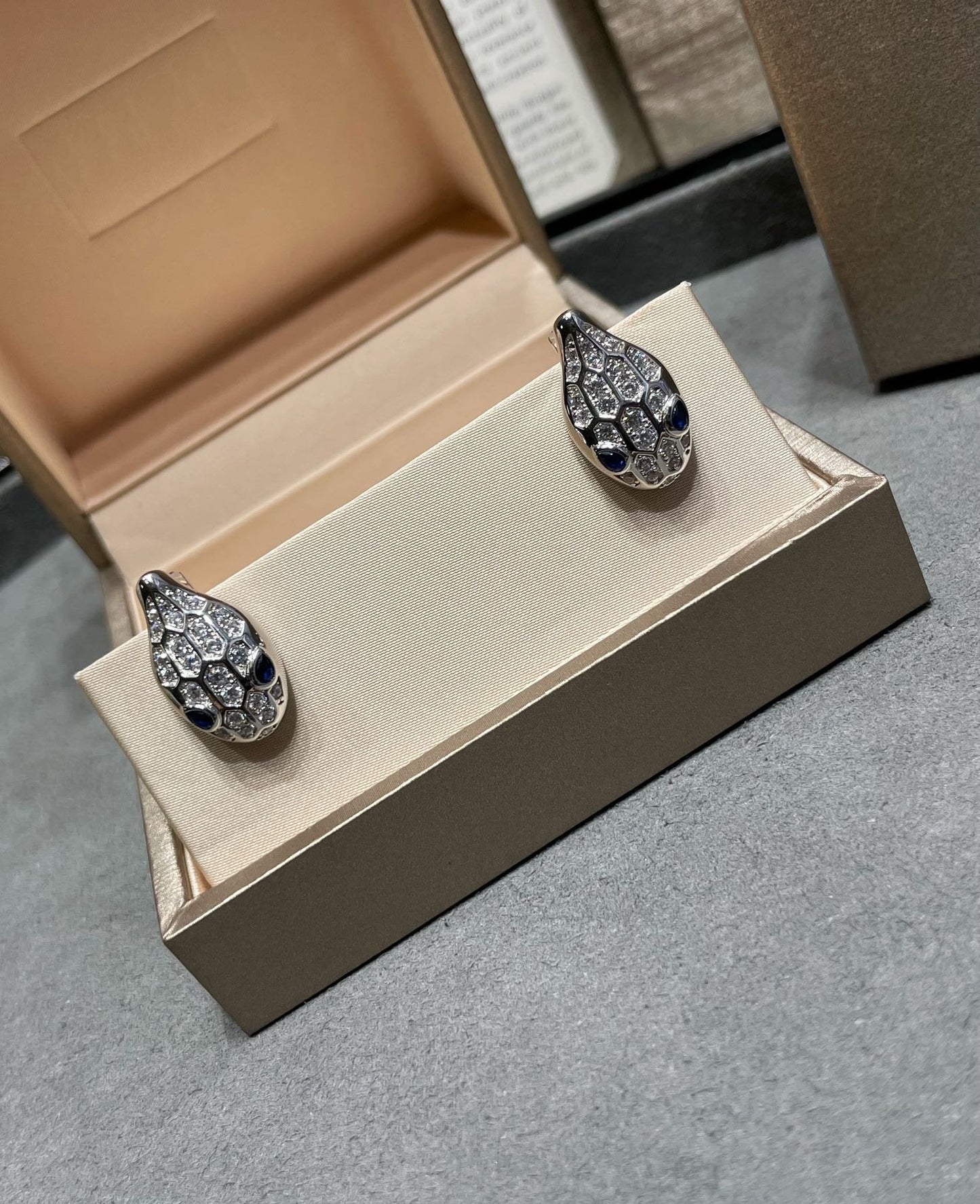 [Vicky]SERPENT DIAMOND STUD EARRINGS