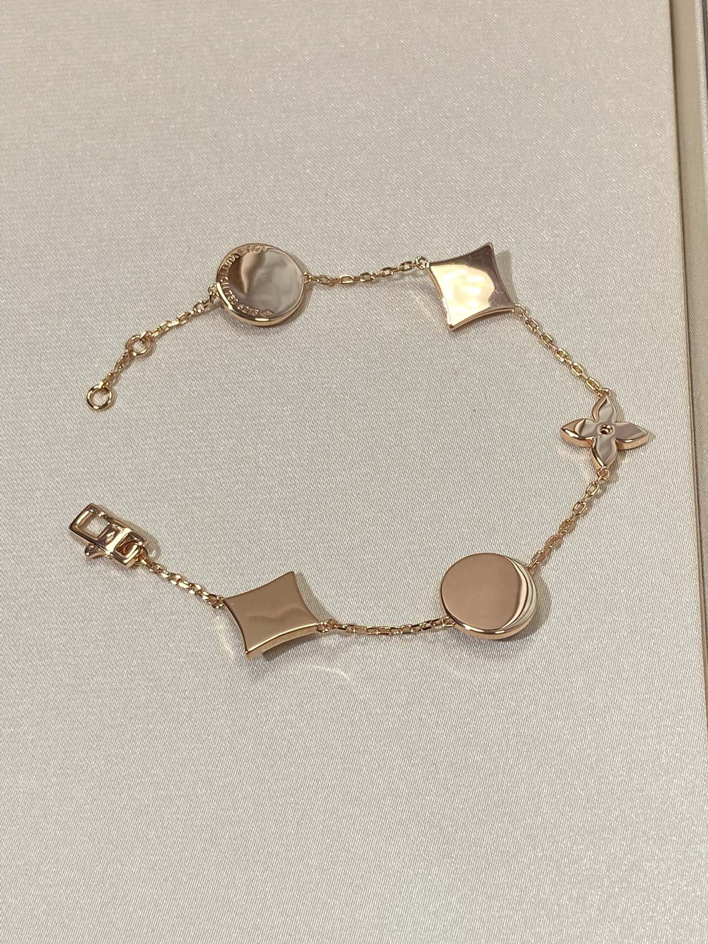 [Vicky]STAR AND SUN 5 MOTIF MOP PINK GOLD BRACELET