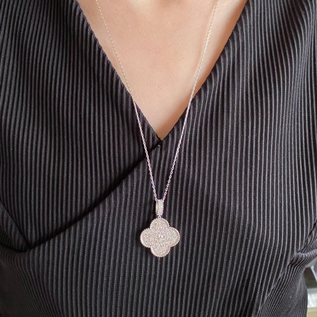 [Vicky]CLOVER 25MM LARGE PEDANT DIAMOND PAVED LONG NECKLACE