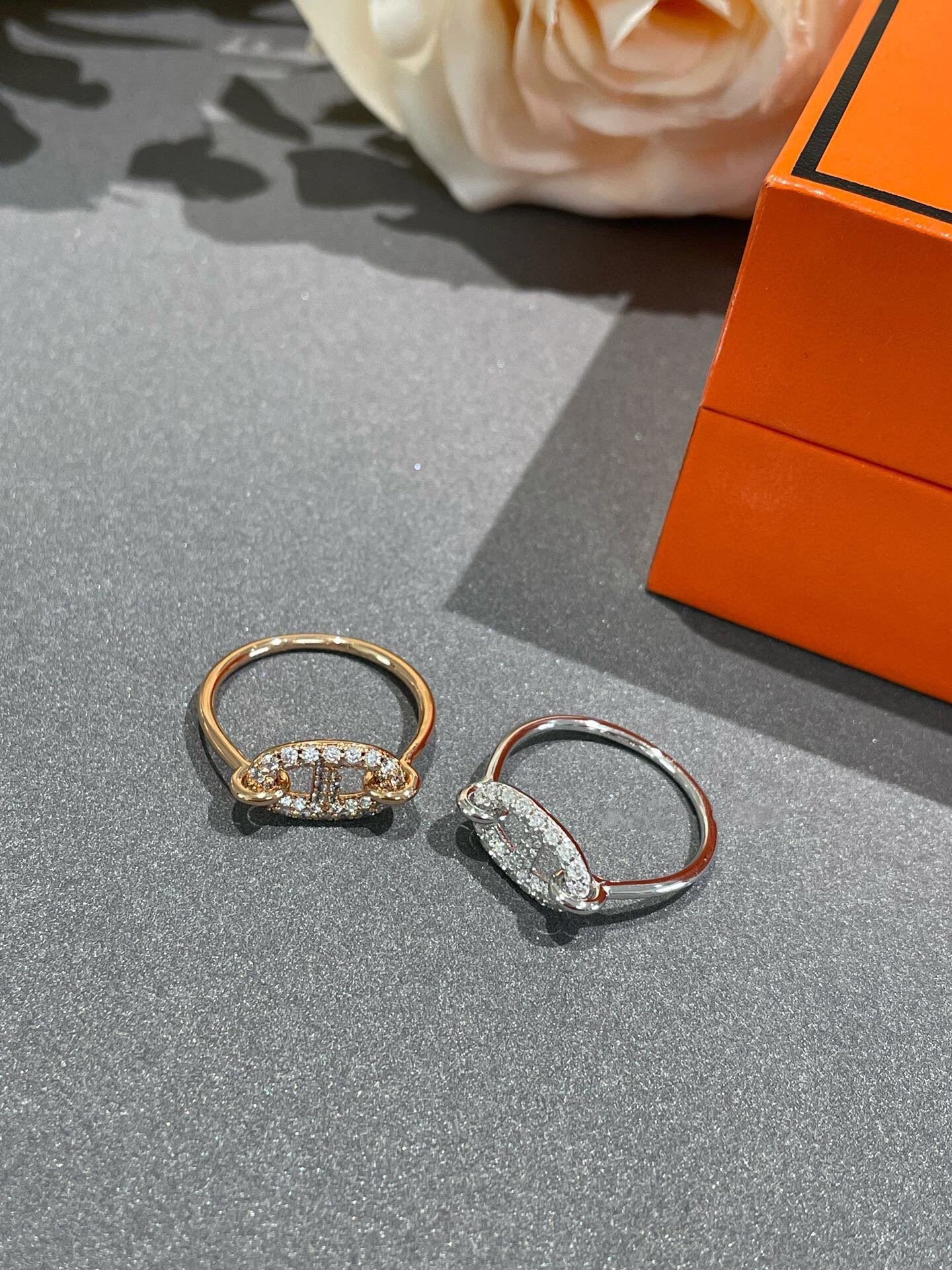 [Vicky]Runder kleiner Diamantring