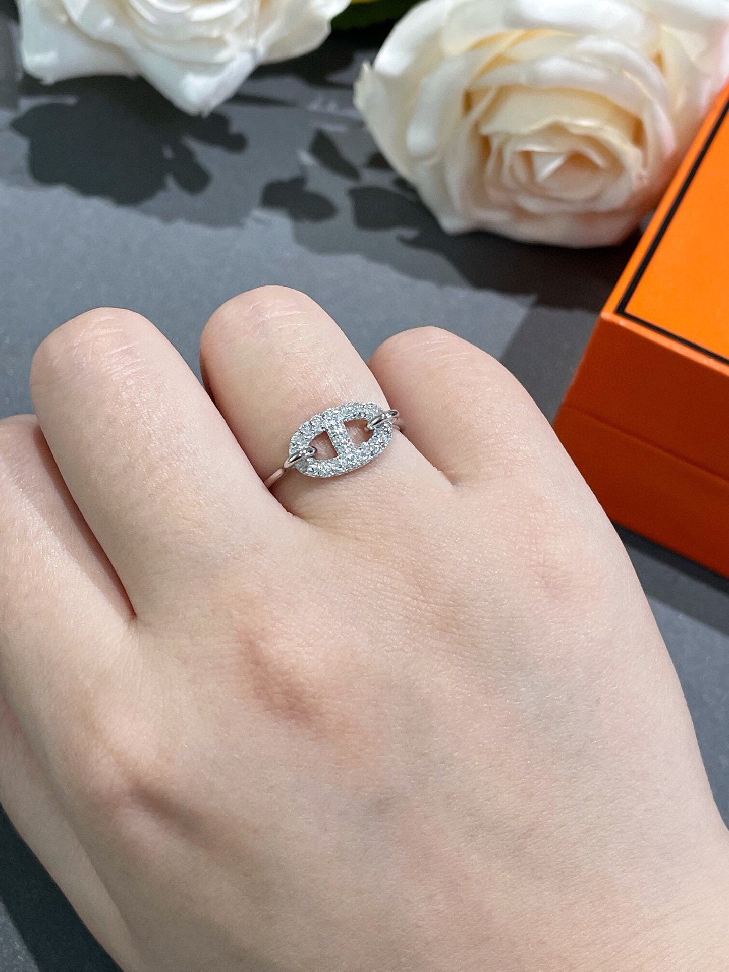 [Vicky]Runder kleiner Diamantring