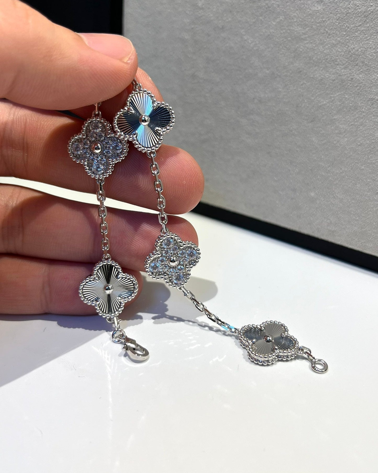 [Vicky]CLOVER 5 MOTIF SILVER DIAMOND BRACELET