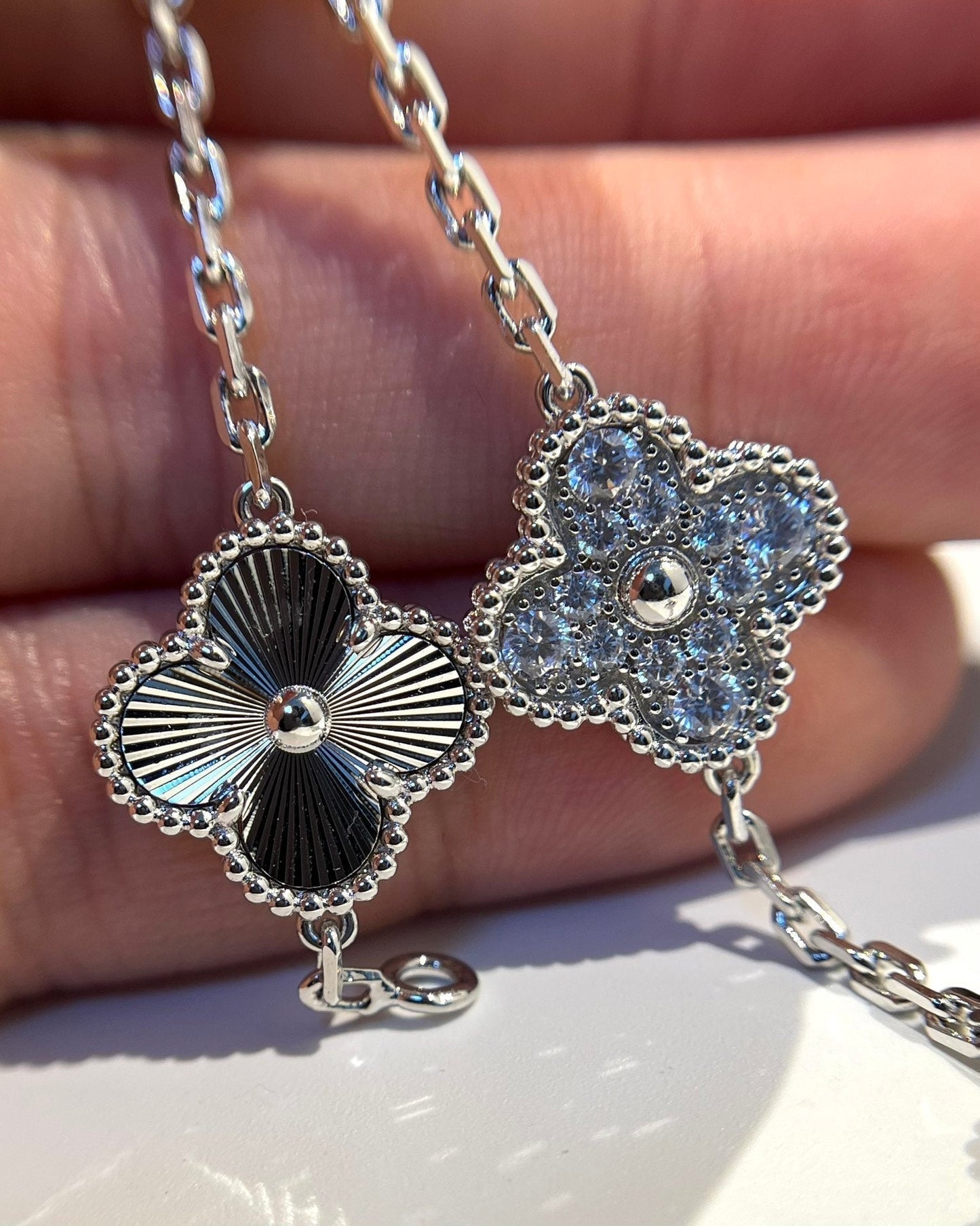 [Vicky]CLOVER 5 MOTIF SILVER DIAMOND BRACELET