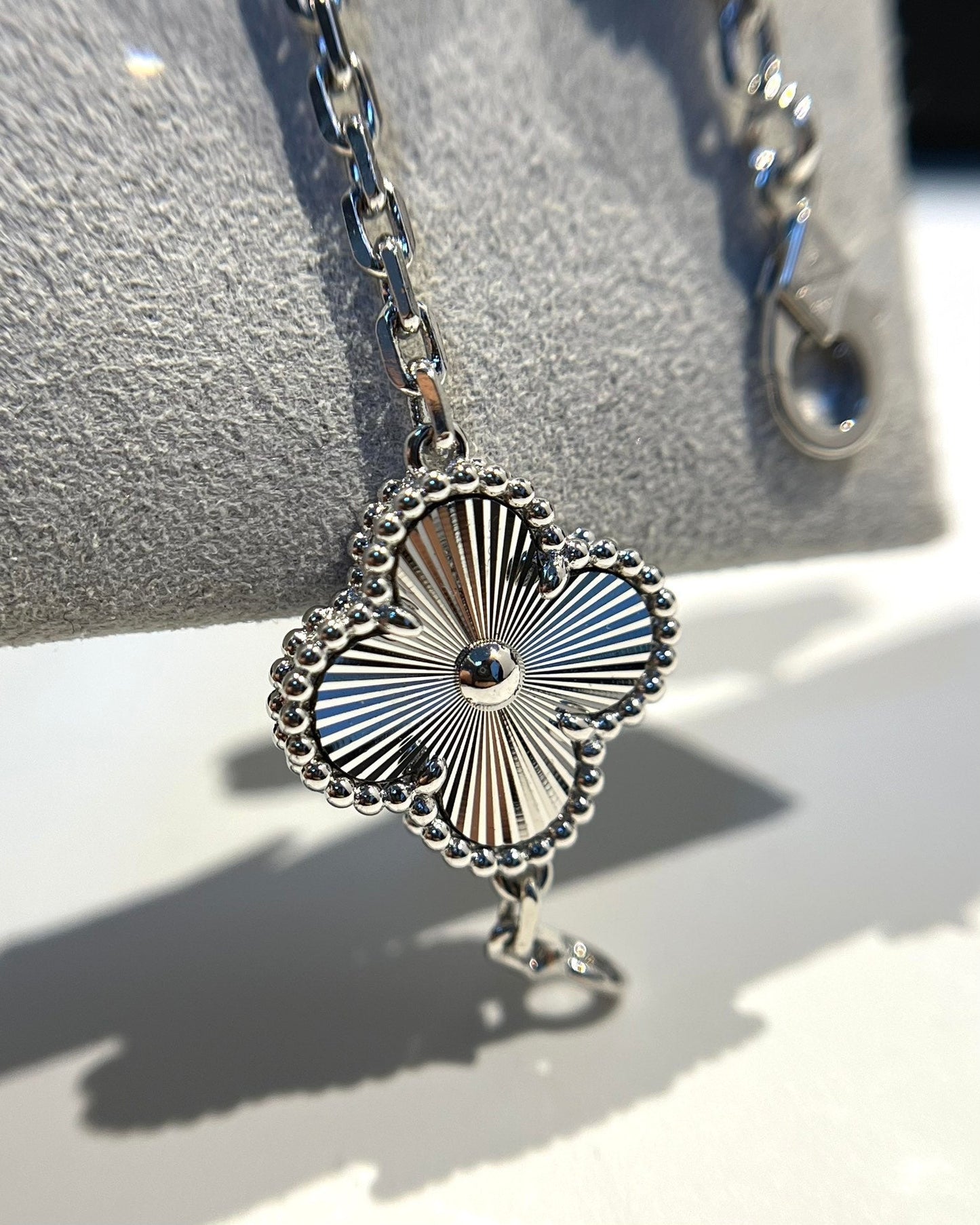 [Vicky]CLOVER 5 MOTIF SILVER DIAMOND BRACELET