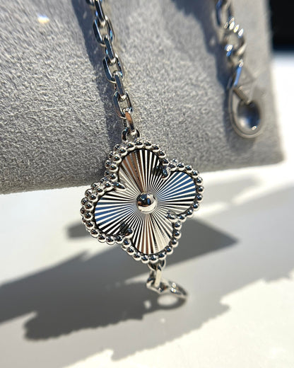 [Vicky]CLOVER 5 MOTIF SILVER DIAMOND BRACELET