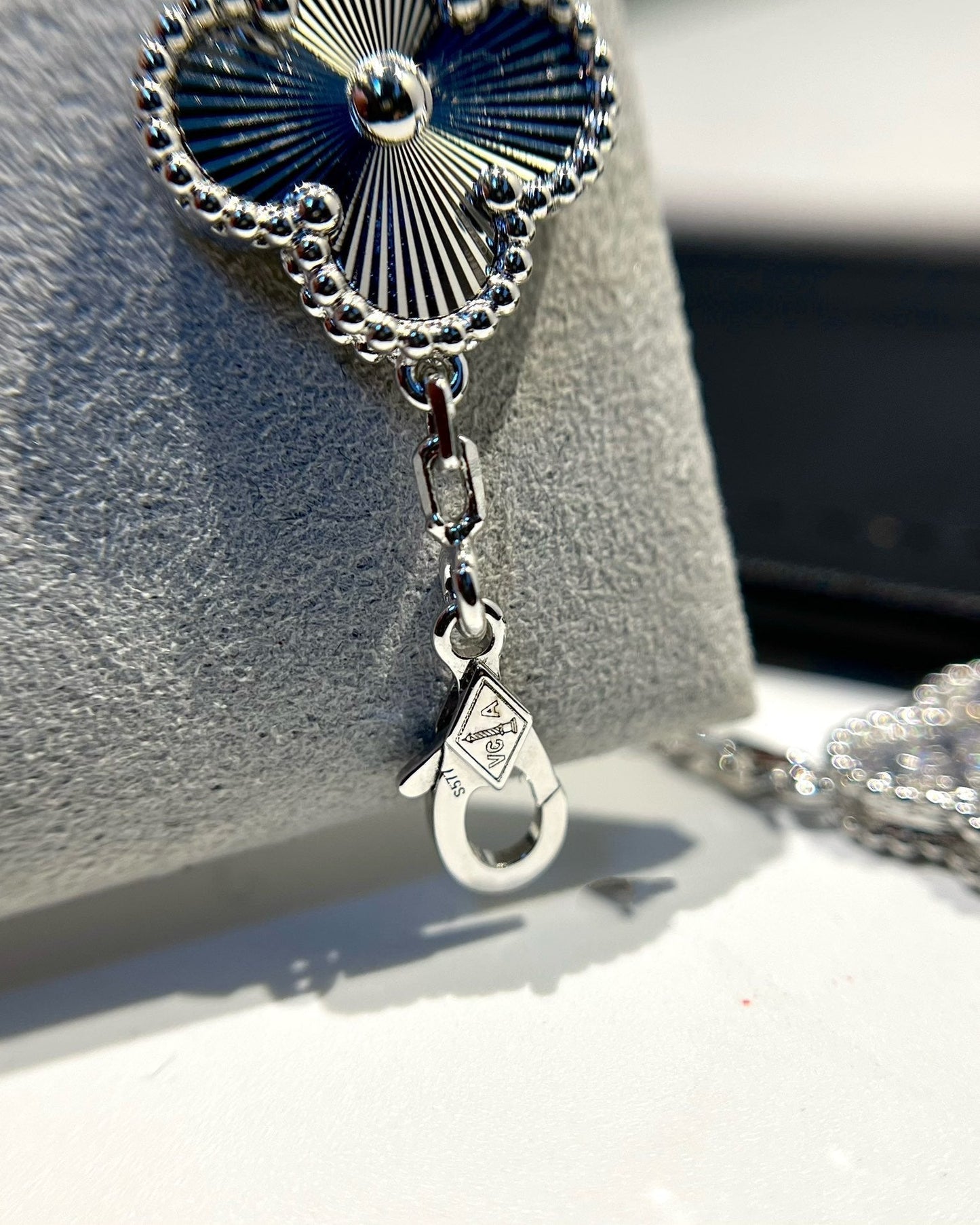 [Vicky]CLOVER 5 MOTIF SILVER DIAMOND BRACELET
