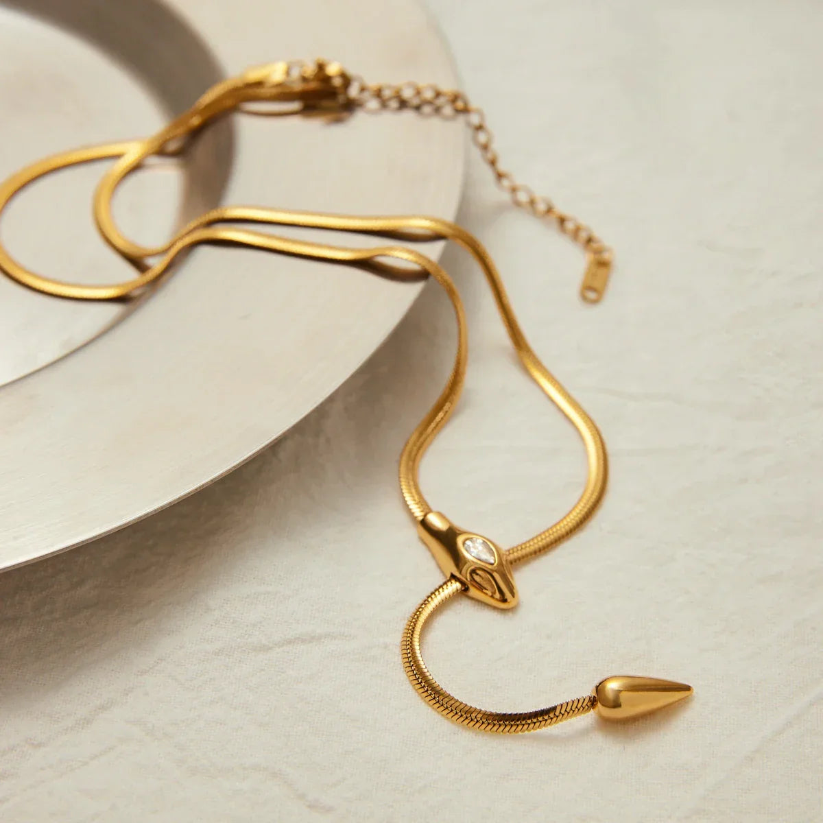 [Royal Vicky]Zarelle Gold Serpentine Pendant
