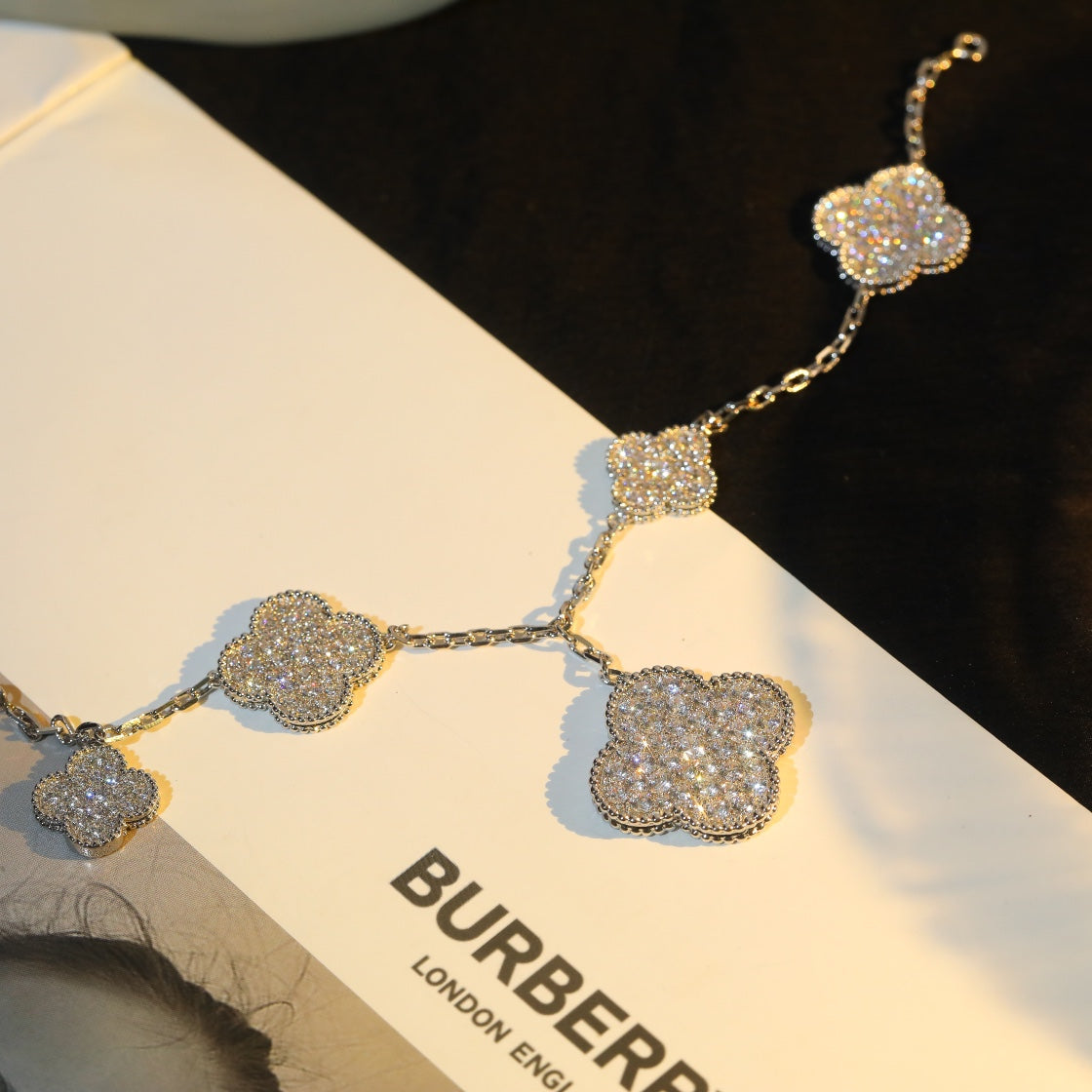 [Vicky]CLOVER BRACELET 5 MOTIF SILVER DIAMOND PAVED