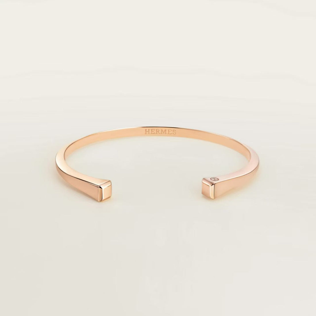 [Royal&Vicky]CLOU DE FORGE SQUARE CONE STUDS OPEN CUFF ONE SIZE