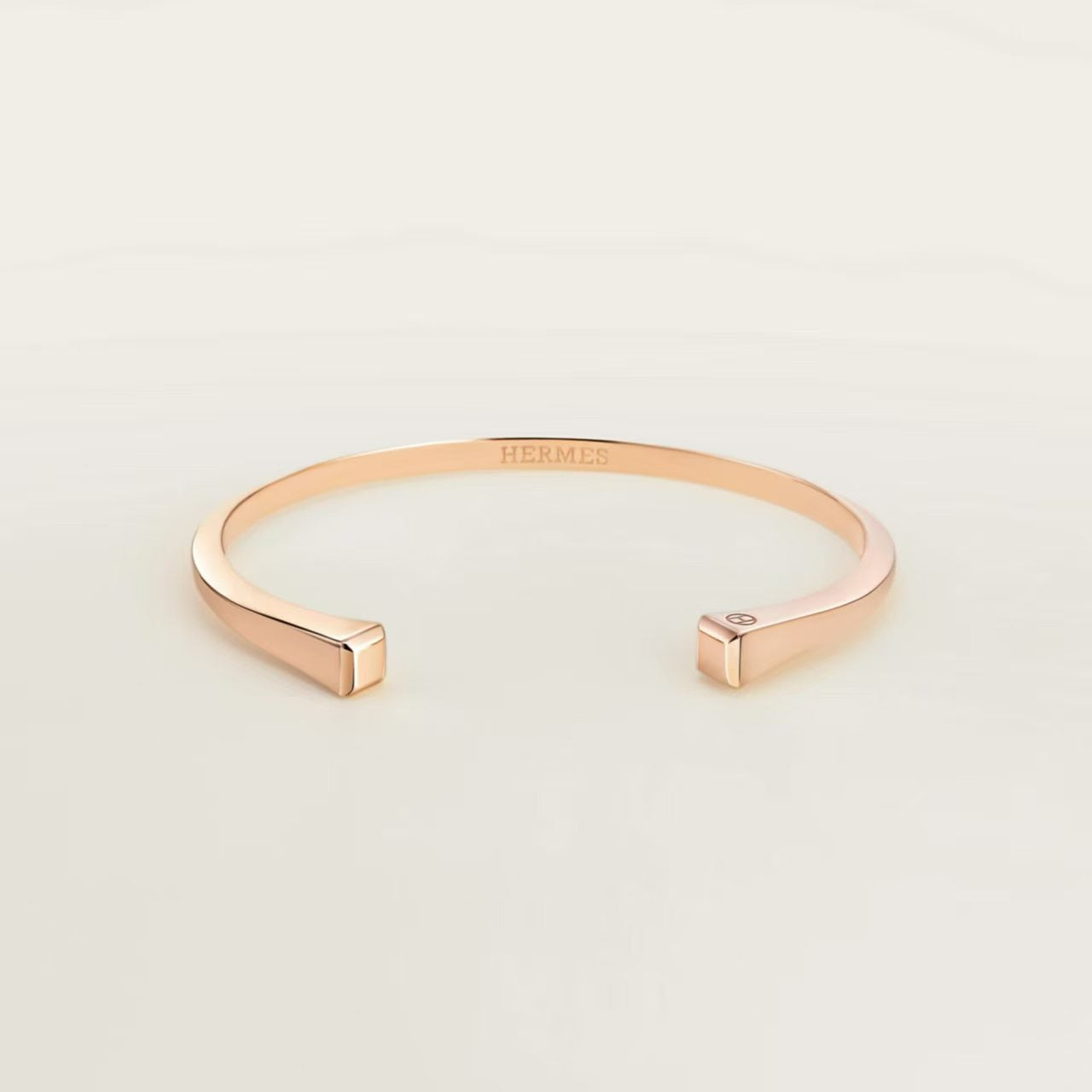 [Vicky]CLOU DE FORGE SQUARE CONE STUDS OPEN CUFF ONE SIZE