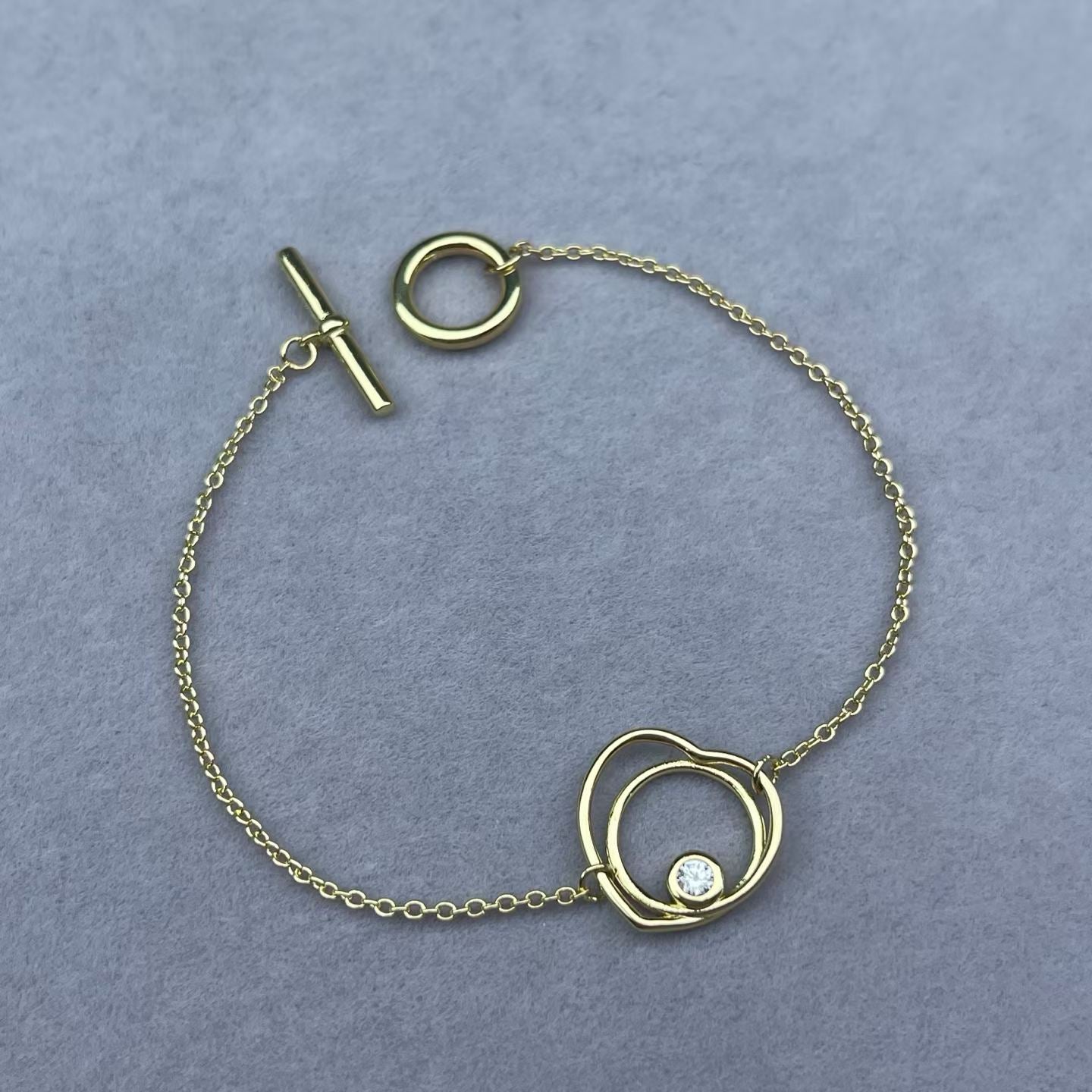[Vicky]HOLLOW HEART SINGLE DIAMOND BRACELET