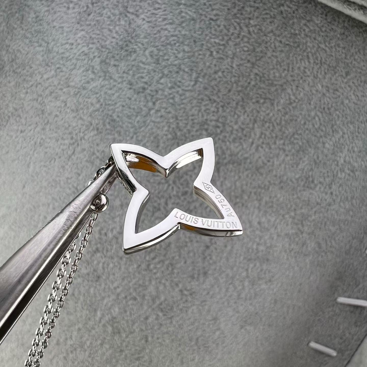 [Vicky]FOUR-LEAF CLOVER OPENWORK NECKLACE