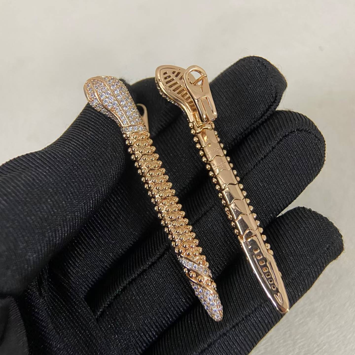 [Vicky]DIAMOND-SET DEW DROP SERPENT SERIES SNAKE CLIP EARRINGS