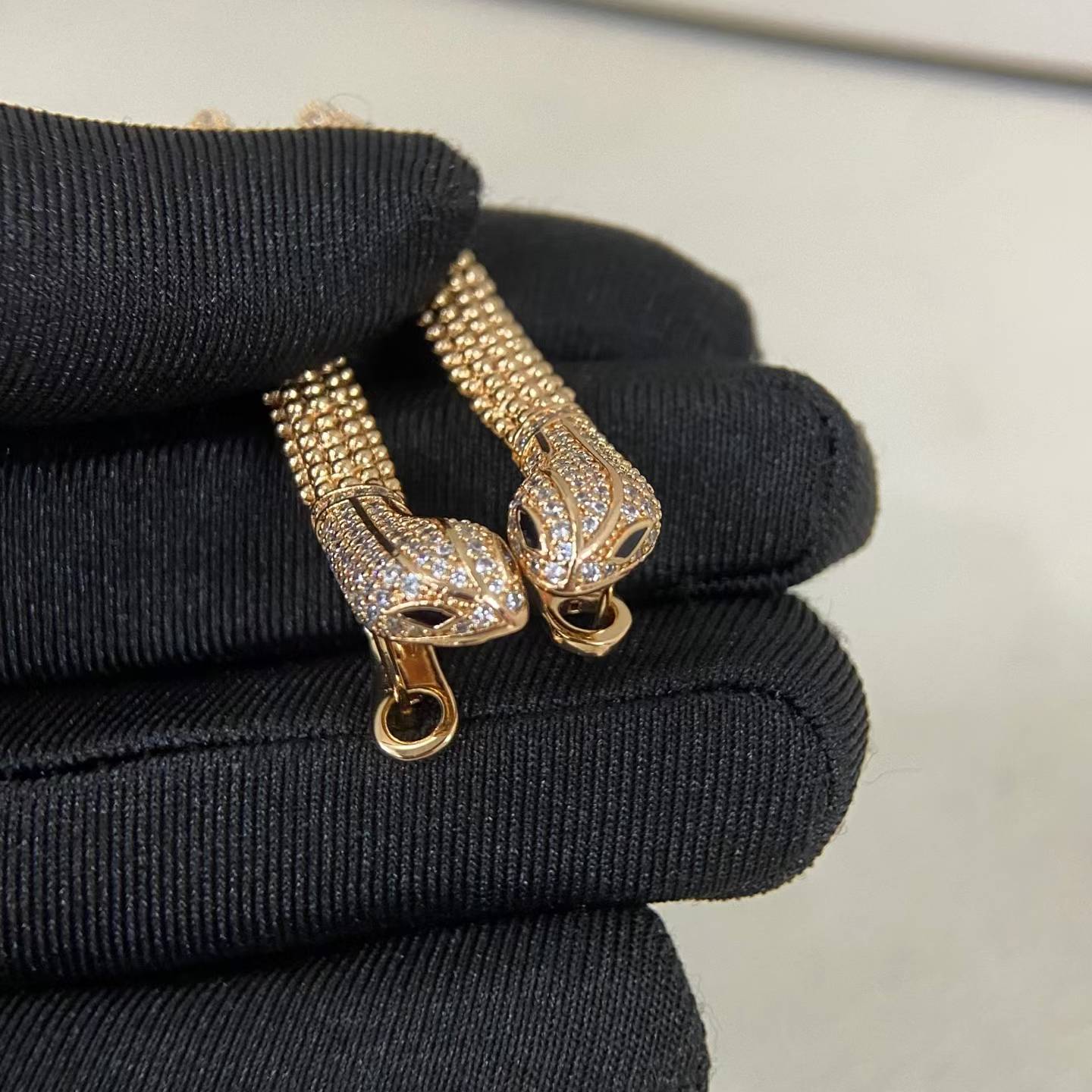 [Vicky]DIAMOND-SET DEW DROP SERPENT SERIES SNAKE CLIP EARRINGS
