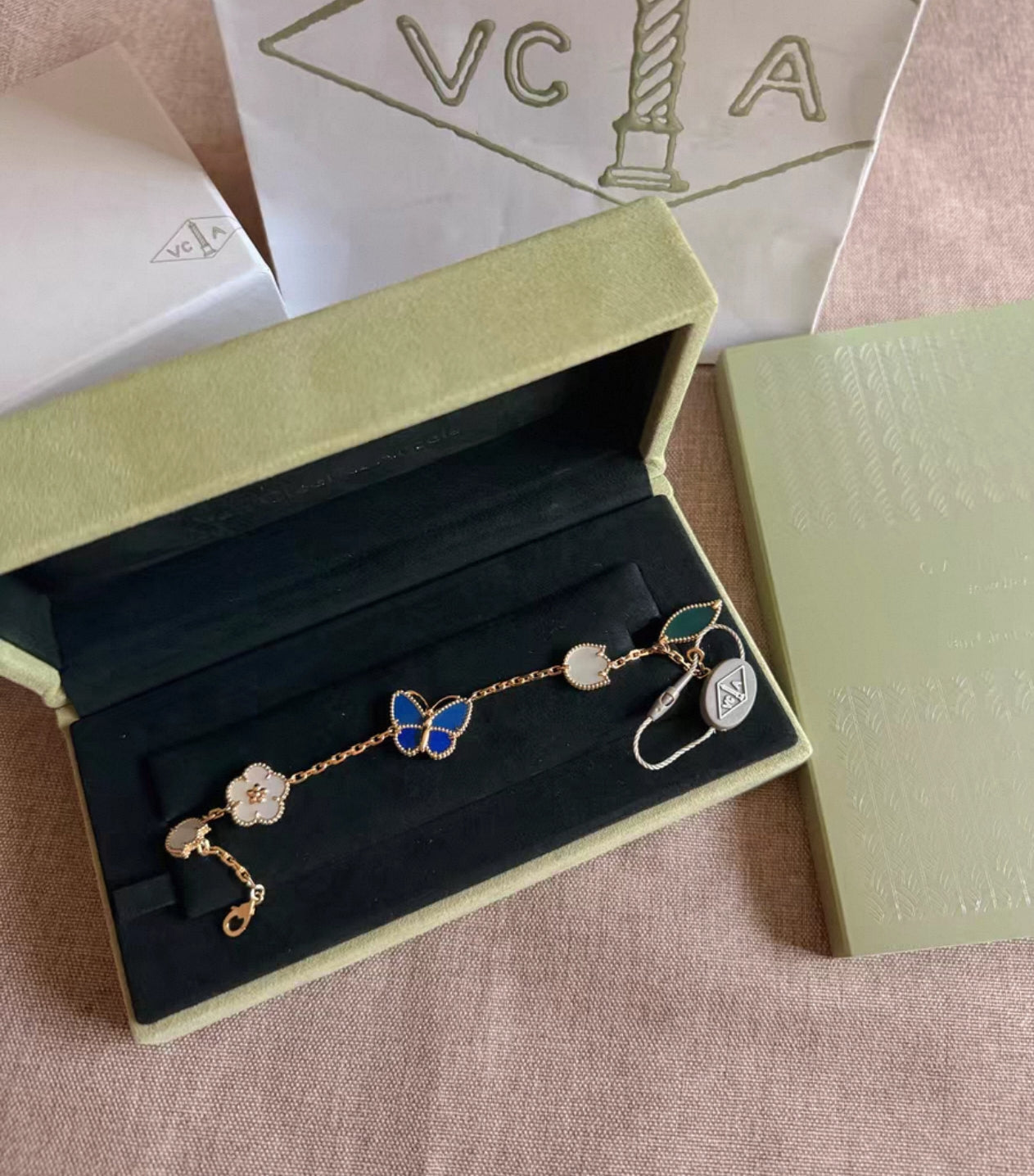 [Vicky Jewelry ]LUCKY SPRING GOLD BLUESTONE WHITE MOTHER-OF-PEARL BRACELET
